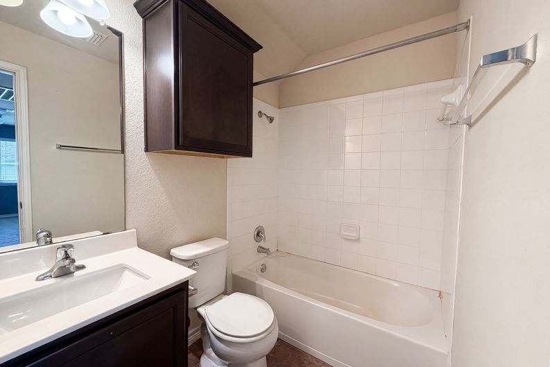 Photo 13 of 24 of 824 Tuscan Rd, Harker Heights, TX