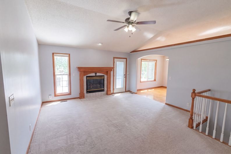 Photo 5 of 41 of 6505 E 44th St N, Bel Aire, KS