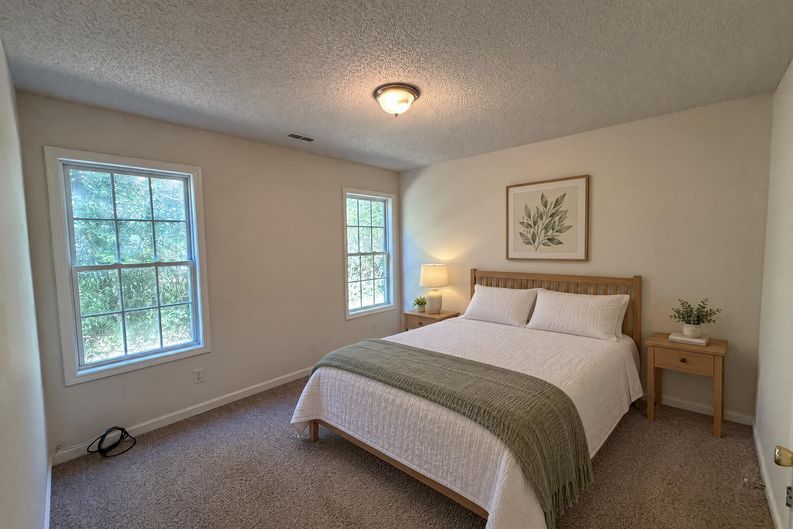 Photo 13 of 23 of 4315 Enoch Dr, Charlotte, NC
