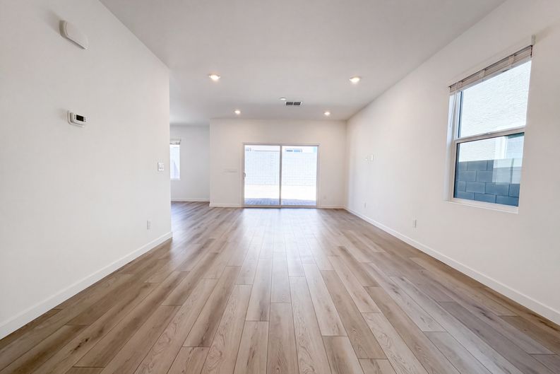 Photo 3 of 19 of 8364 Caldera Hills Ave, Las Vegas, NV