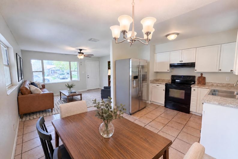 Photo 12 of 23 of 1735 Jefferson Dr, Mount Dora, FL