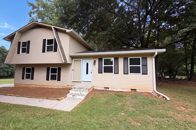Photo 17 of 25 of 3691 Lavilla Dr, Powder Springs, GA