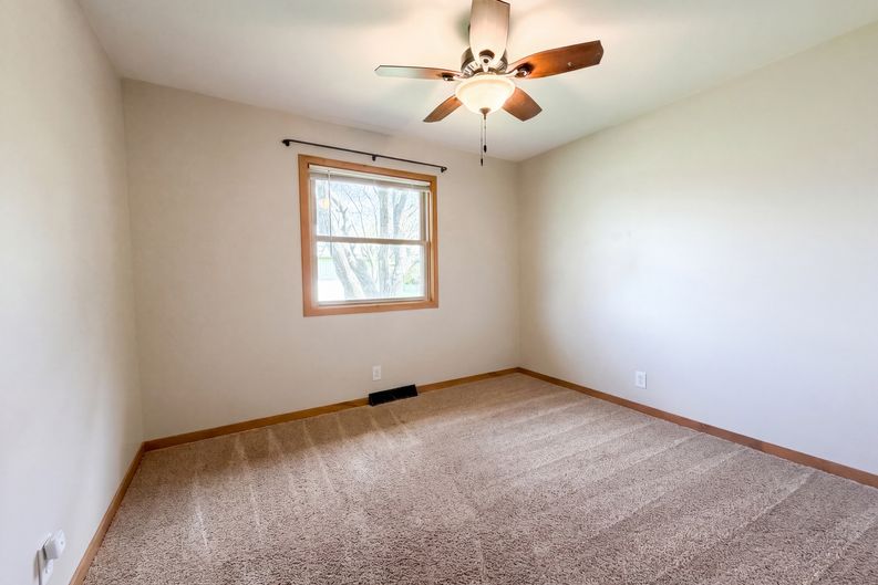 Photo 12 of 25 of 608 Lower Heritage Way, Farmington, MN