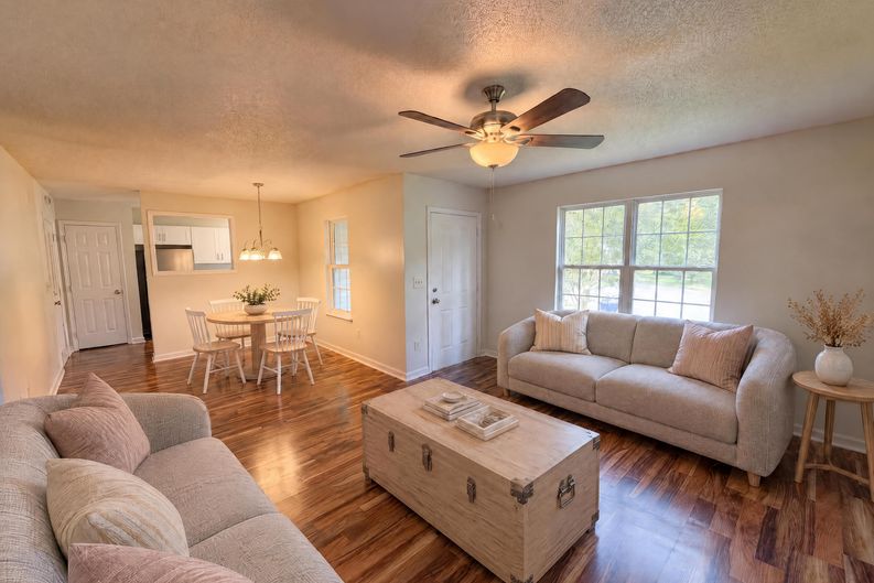 Photo 3 of 17 of 102 Jubilee Dr, Chapel Hill, NC