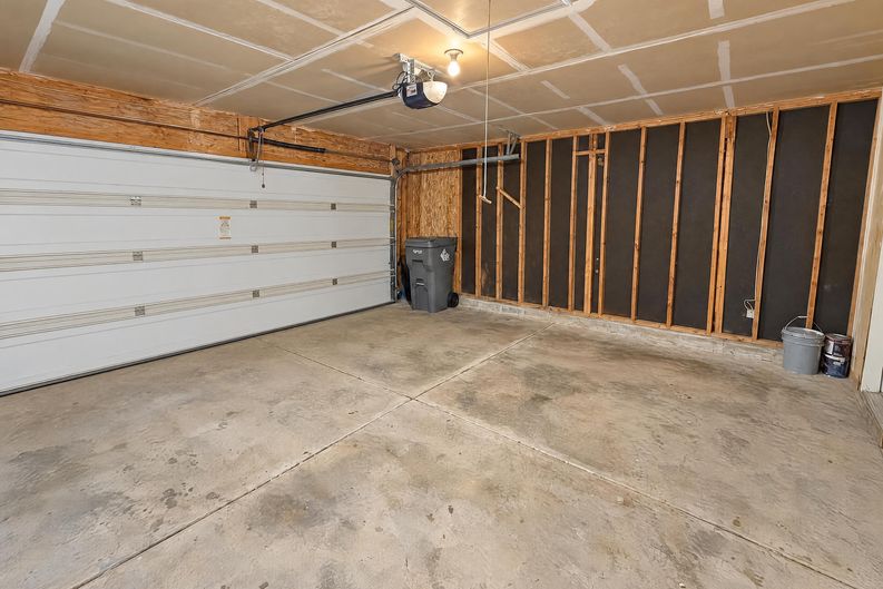 Photo 14 of 17 of 5847 Brookville Lake Dr, Indianapolis, IN