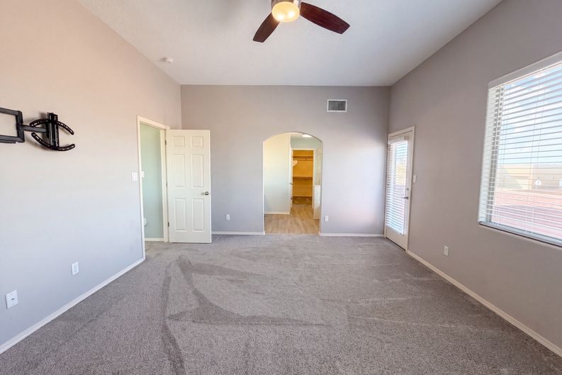 Photo 4 of 31 of 4701 26th Ave NE, Rio Rancho, NM