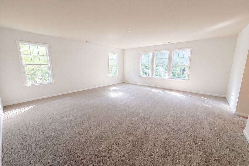Photo 4 of 23 of 5237 Emerald Spring Dr, Knightdale, NC