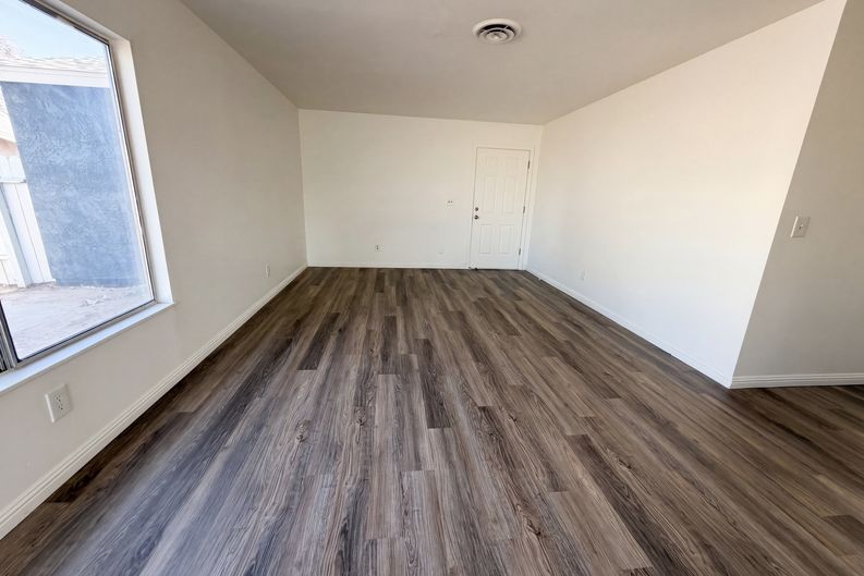 Photo 16 of 44 of 4018 Shady Oak Dr, Las Vegas, NV