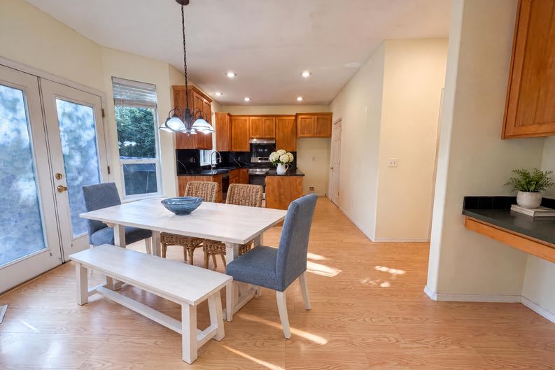Photo 5 of 21 of 8348 SE 140th Ct, Portland, OR