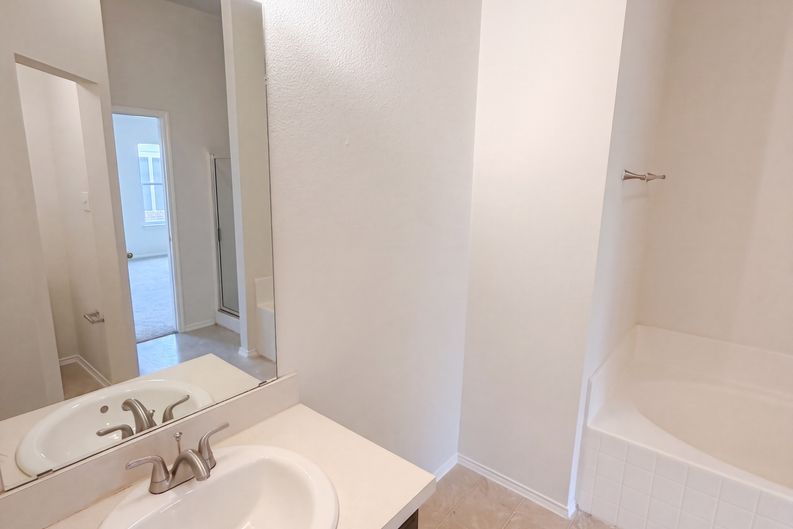 Photo 9 of 17 of 1910 Tawakani Ln, Little Elm, TX