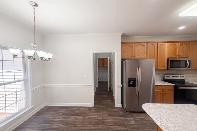 Photo 10 of 33 of 6120 Tennyson Dr, Kernersville, NC