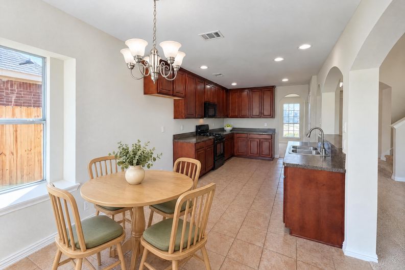 Photo 10 of 28 of 124 Lonesome Dove Ln, Forney, TX