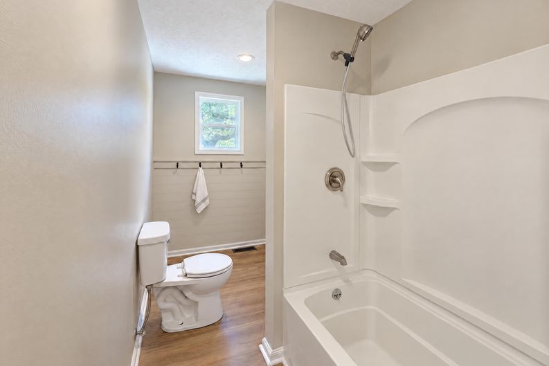 Photo 11 of 17 of 4695 Wayne Blvd, Lebanon, OH