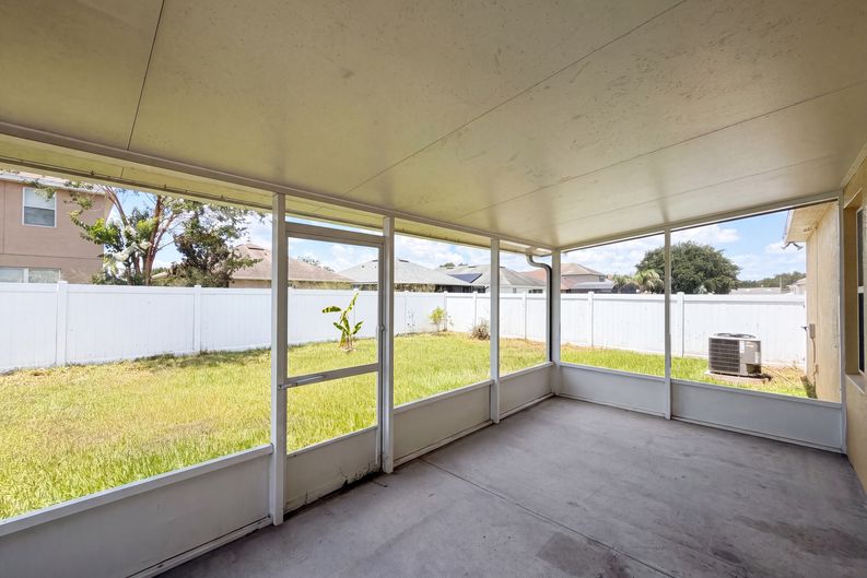 Photo 22 of 24 of 1048 Bethpage Rd, Auburndale, FL