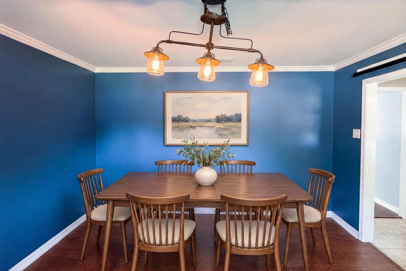 Photo 7 of 16 of 1115 N Waterview Dr, Richardson, TX