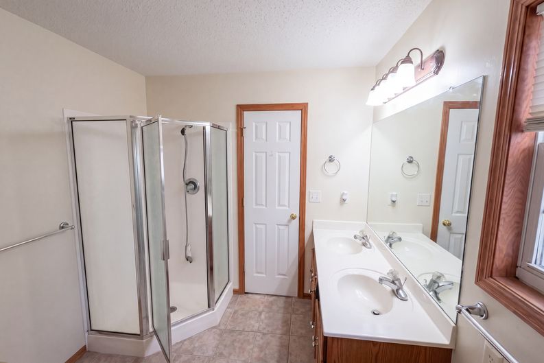 Photo 23 of 41 of 6505 E 44th St N, Bel Aire, KS