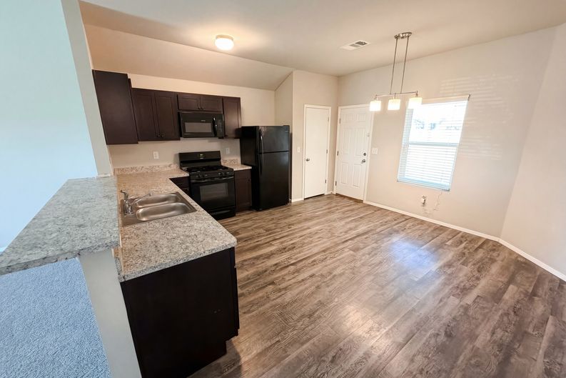 Photo 9 of 25 of 2308 Dillards Dr, Chickasha, OK