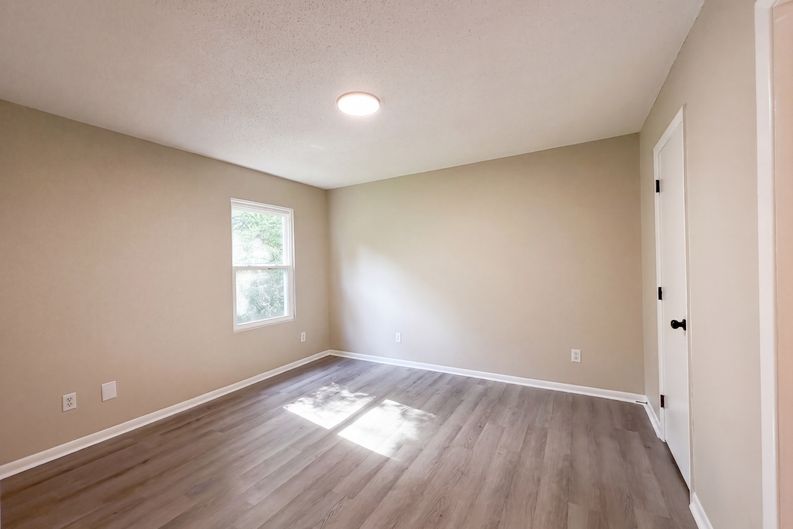 Photo 10 of 16 of 1549 Bingham Dr, Fayetteville, NC
