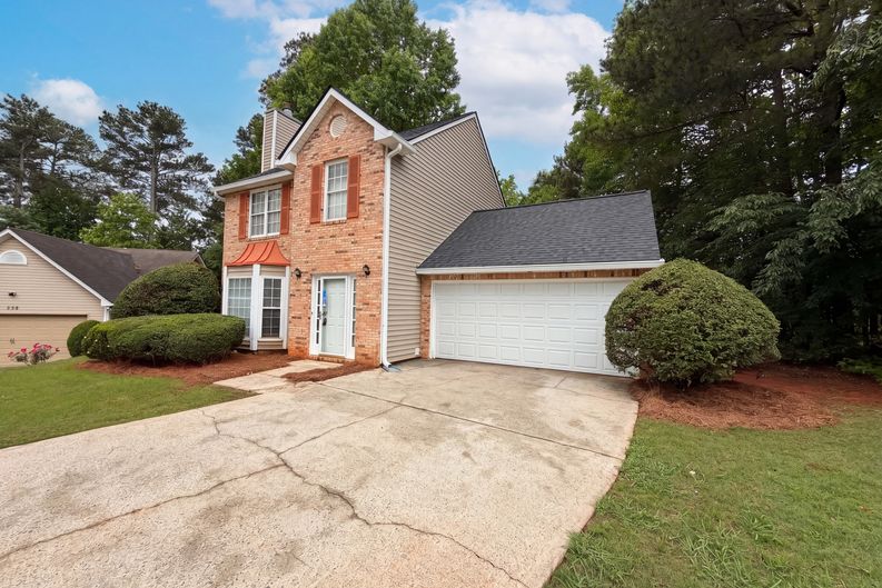 Photo 29 of 34 of 215 Twin Brook Way, Lawrenceville, GA