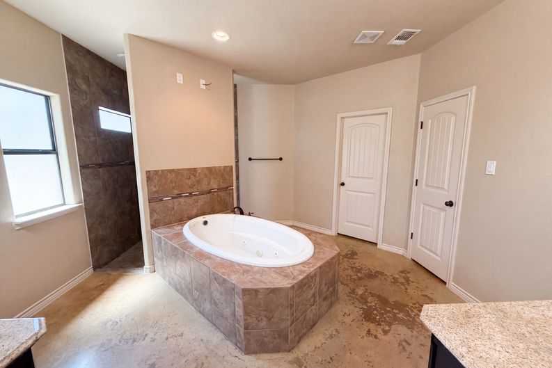 Photo 14 of 20 of 1305 Rocky Ridge Trl, Harker Heights, TX