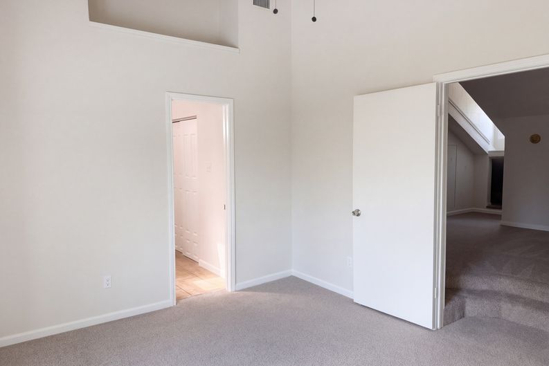 Photo 4 of 23 of 832 Brockden Dr, Mesquite, TX