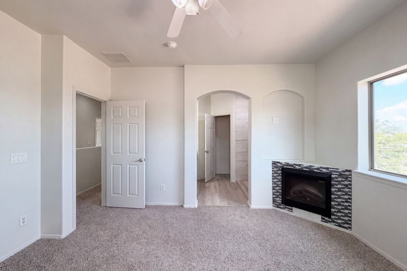 Photo 9 of 31 of 5641 S 10th Dr, Phoenix, AZ