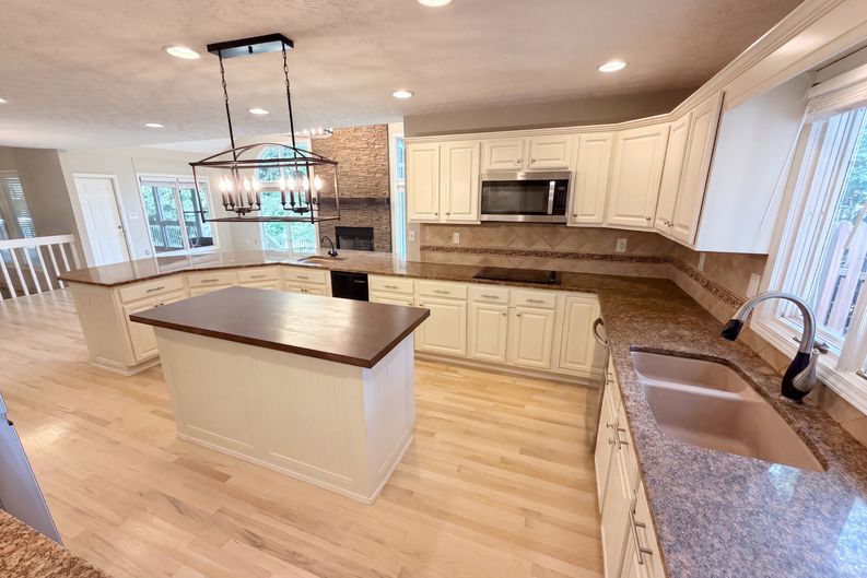 Photo 13 of 44 of 5344 Forest Springs Dr, Atlanta, GA