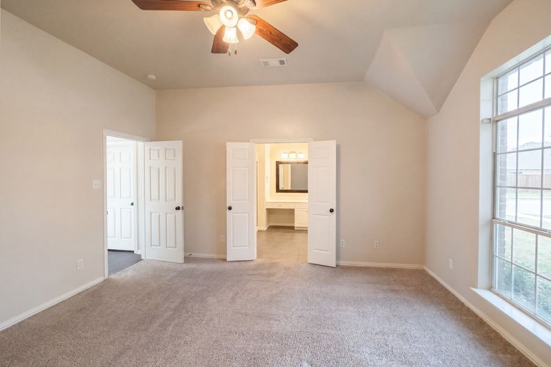 Photo 4 of 17 of 1441 Forest Oaks Ct, Frisco, TX