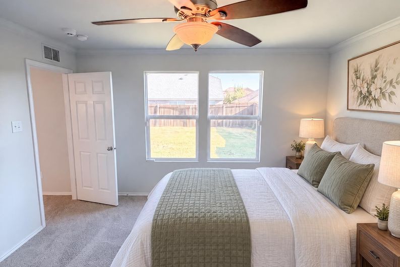Photo 4 of 16 of 3029 Adrian Creek Dr, Little Elm, TX