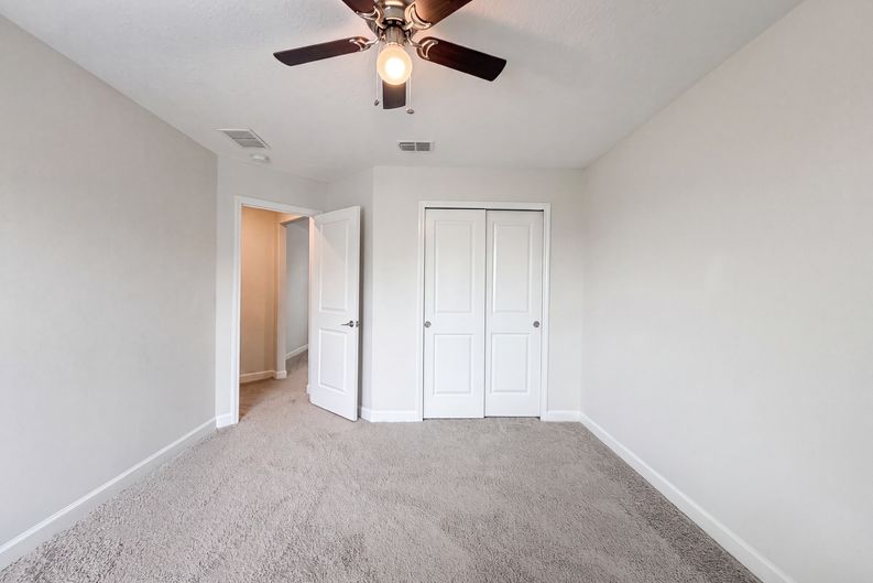 Photo 17 of 36 of 9709 Ivory Dr, Sun City Center, FL