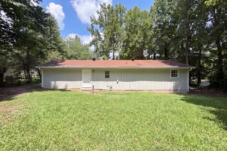 Photo 22 of 24 of 3704 Meadowview Dr, Lithia Springs, GA