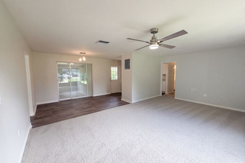 Photo 10 of 24 of 411 W Seminole Ave, Eustis, FL