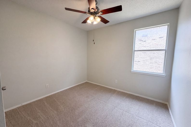 Photo 13 of 27 of 12609 Black Cherry Ln, Euless, TX