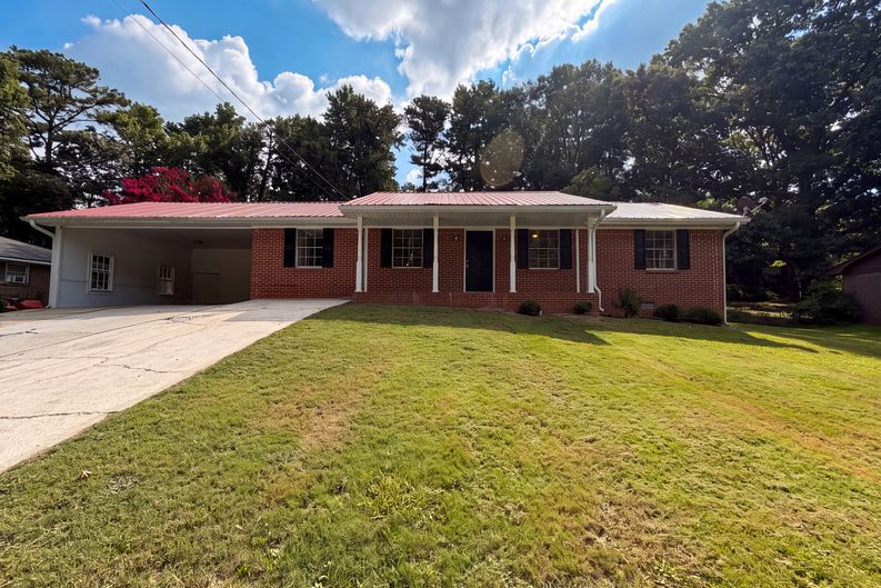Photo 16 of 19 of 1375 NW South Hicks Cir, Conyers, GA