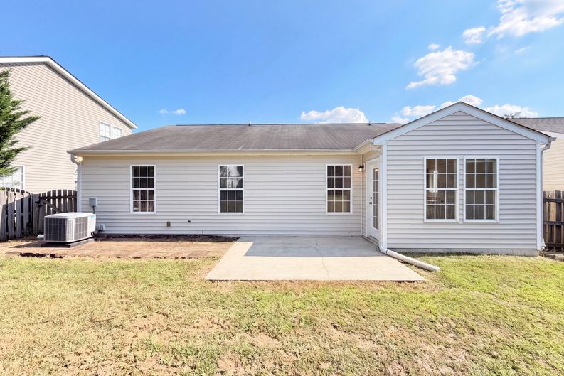 Photo 16 of 19 of 10215 Orchard Grass Ct, Charlotte, NC