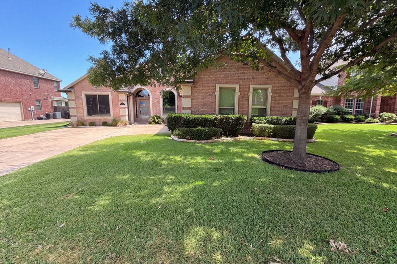 Photo 7 of 24 of 2404 Royal Birkdale Dr, Plano, TX