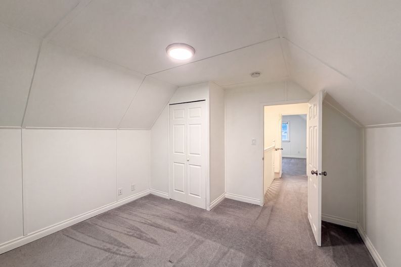 Photo 15 of 26 of 605 Ash St, Lake Oswego, OR