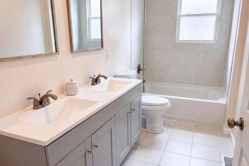 Photo 6 of 19 of 1314 S Braddock St, Winchester, VA