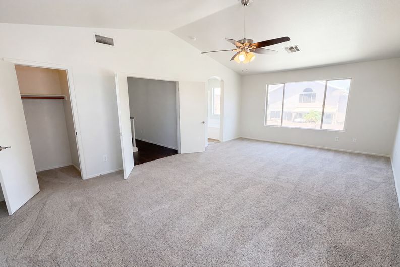 Photo 4 of 29 of 10860 W Lone Cactus Dr, Peoria, AZ