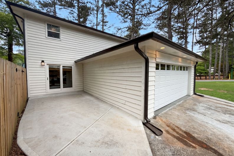 Photo 32 of 38 of 1772 Huntingford Dr, Marietta, GA
