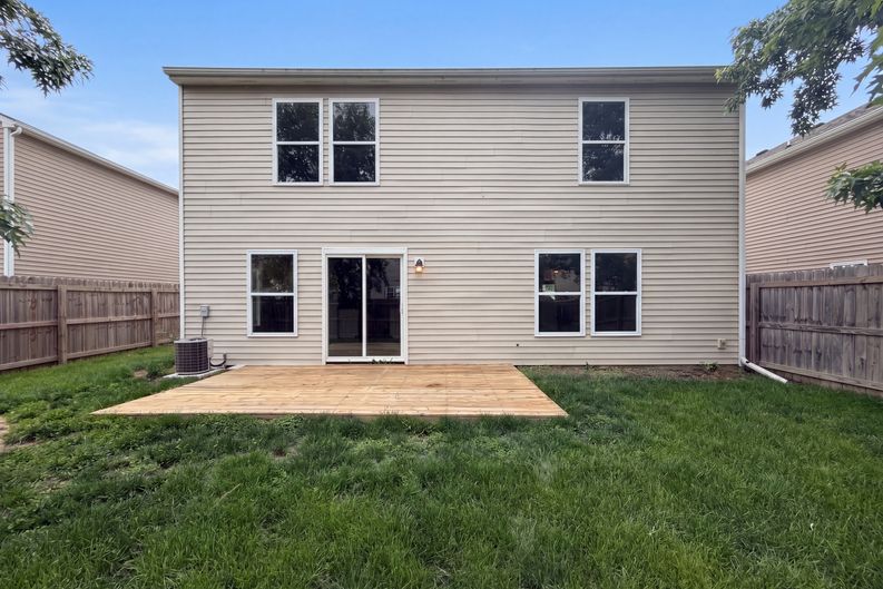 Photo 5 of 23 of 8134 S Firefly Dr, Pendleton, IN