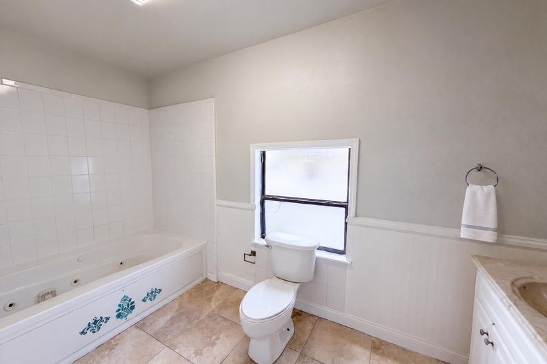 Photo 12 of 19 of 3225 Cleveland Heights Blvd, Lakeland, FL