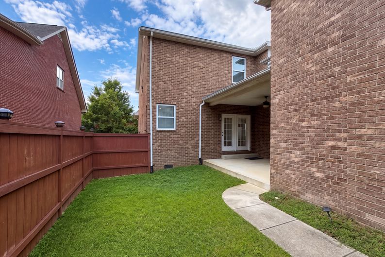Photo 5 of 24 of 1064 Riverwood Village Blvd, Hermitage, TN