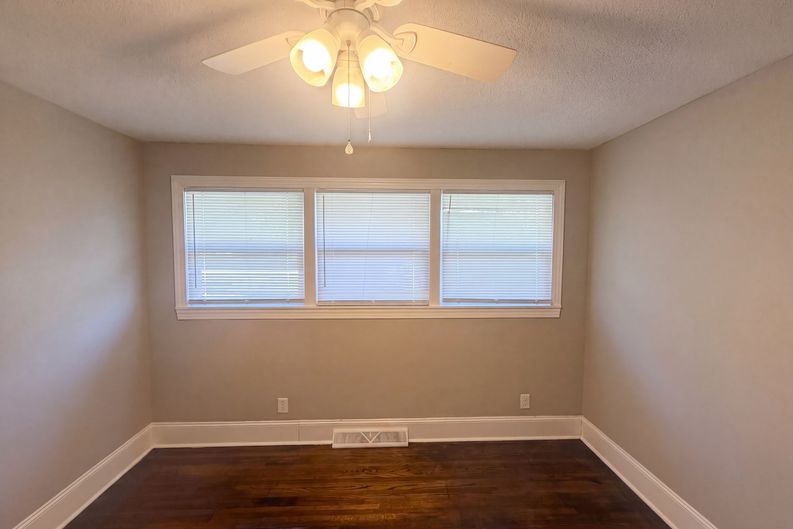 Photo 4 of 18 of 1428 Futrelle Dr, High Point, NC