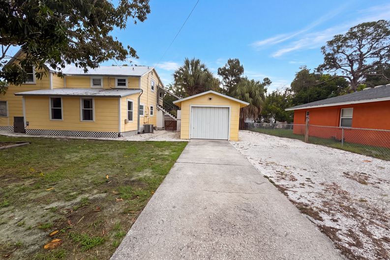 Photo 25 of 29 of 2231 9th Ave W, Bradenton, FL