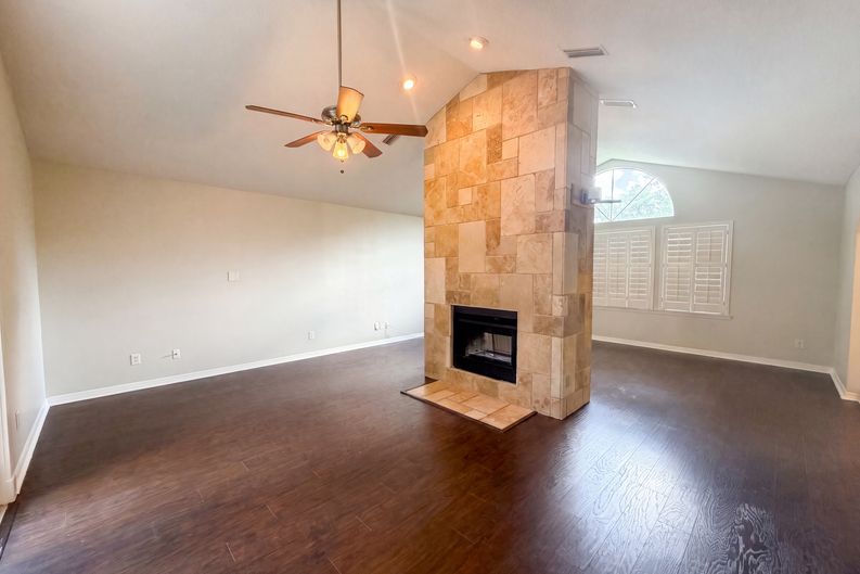 Photo 3 of 30 of 300 Sprucewood Rd, Lake Mary, FL