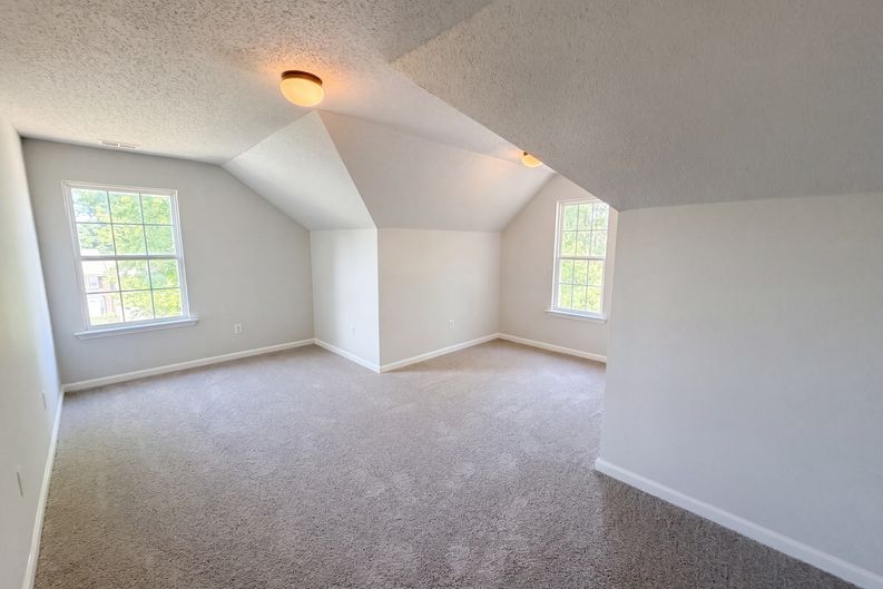 Photo 18 of 26 of 9 Bluff Ridge Ct, Greenville, SC