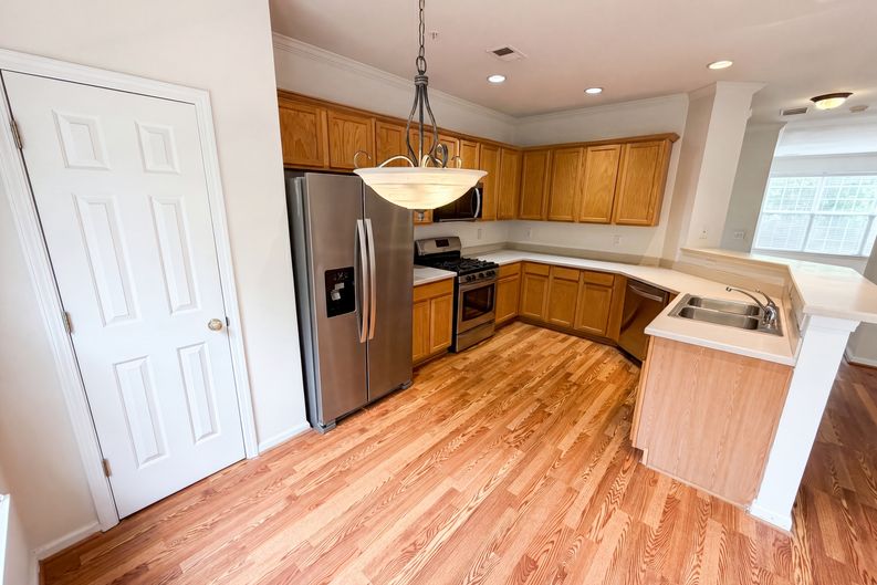 Photo 12 of 29 of 4660 Creekside Villas Way SE, Smyrna, GA