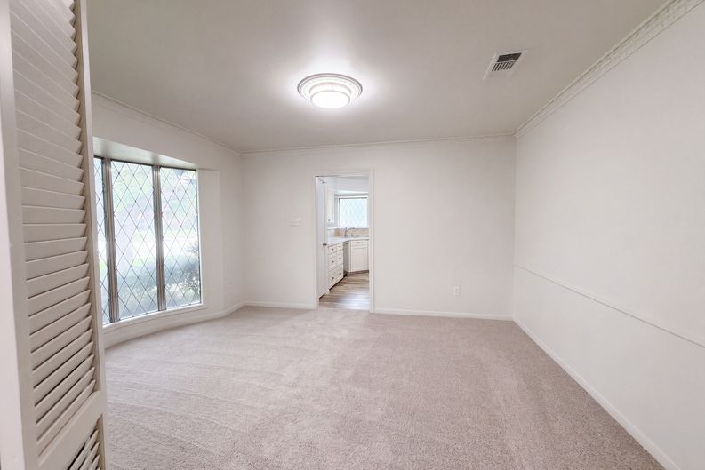 Photo 37 of 47 of 4042 Greenbriar Dr, Missouri City, TX