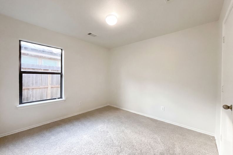 Photo 12 of 18 of 1603 Katydid Ct, Conroe, TX